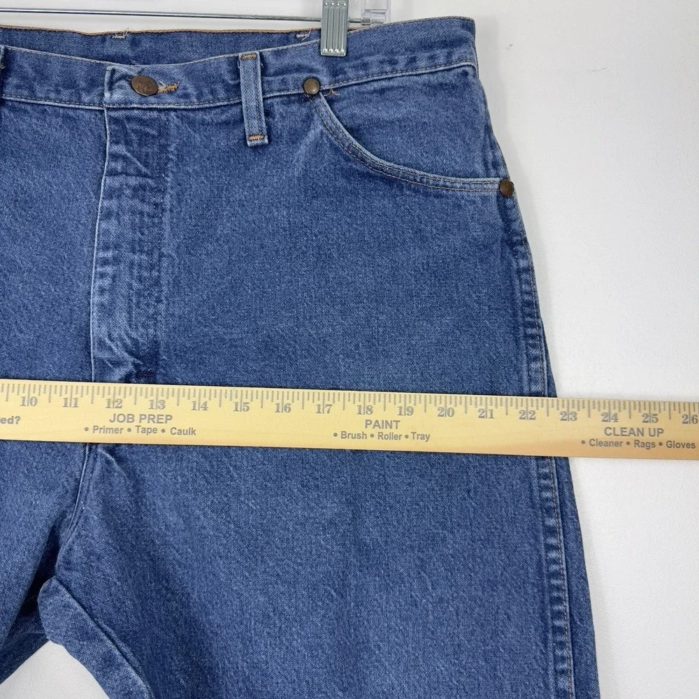 Wrangler 13MWZ Jeans Men 36x30 Denim Cowboy Cut Medium Wash Straight Heavyweight - Picture 8 of 13
